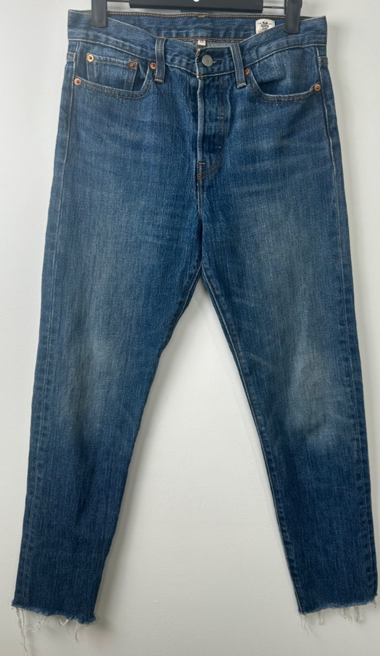 Levi's White Oak Cone Denim Button Fly Vintage Fit Raw Hem - Size 28 Jeans D29